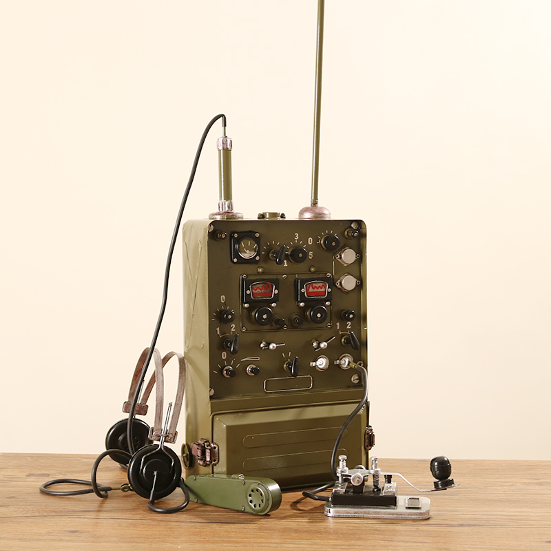 復(fù)古發(fā)報機(jī) 創(chuàng)意工藝與金融中介的跨界融合